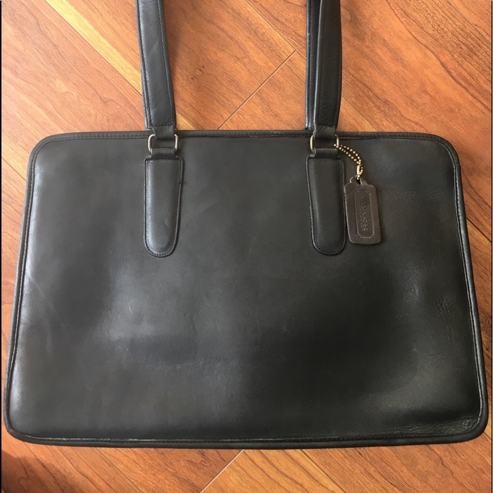 VINTAGE COACH BLACK SHOULDER PURSE